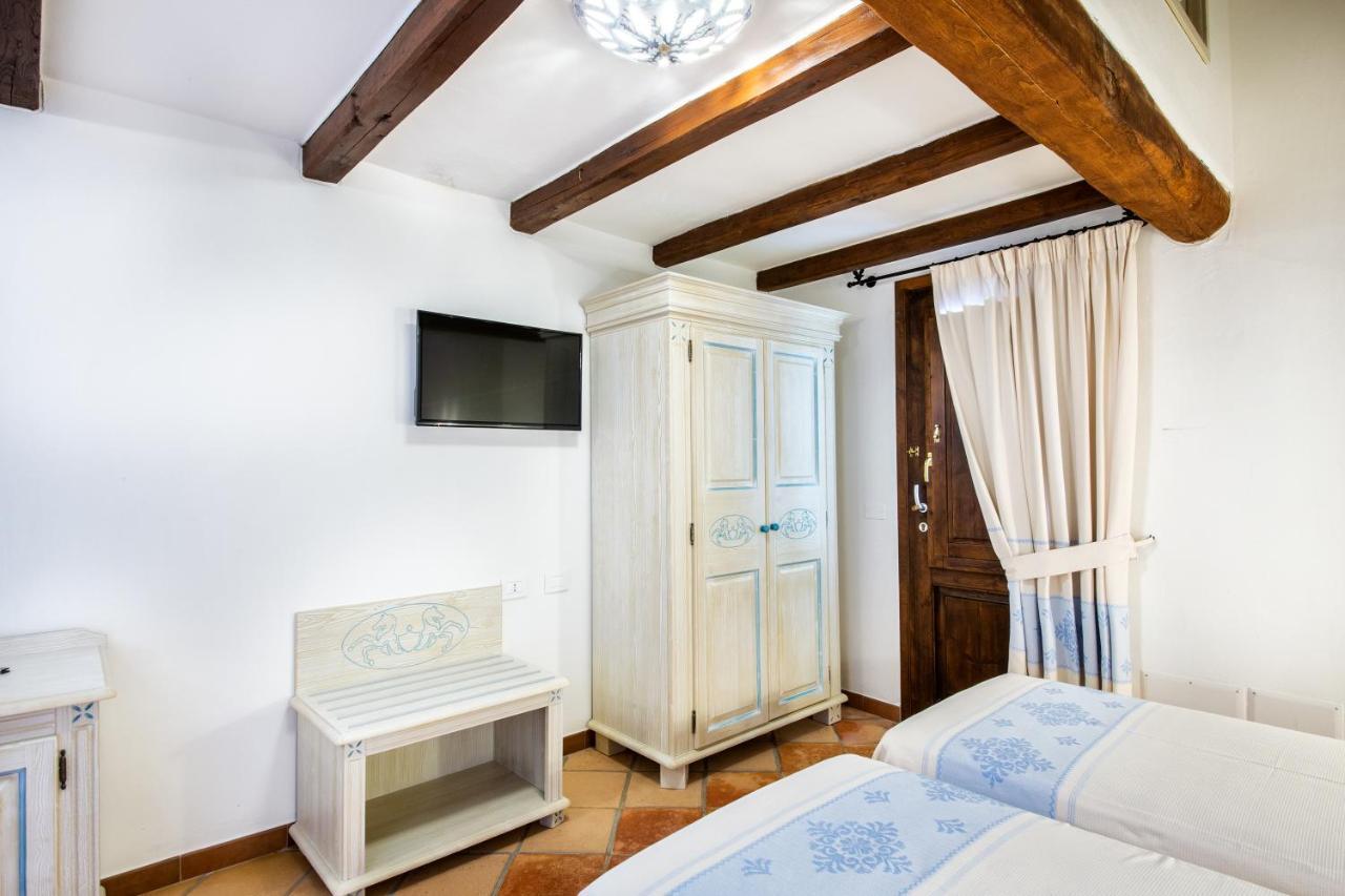 Costa Caddu Hotel 3*