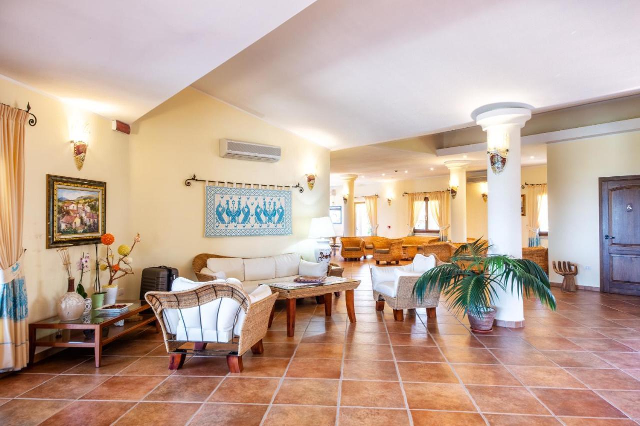 Costa Caddu Hotel 3*
