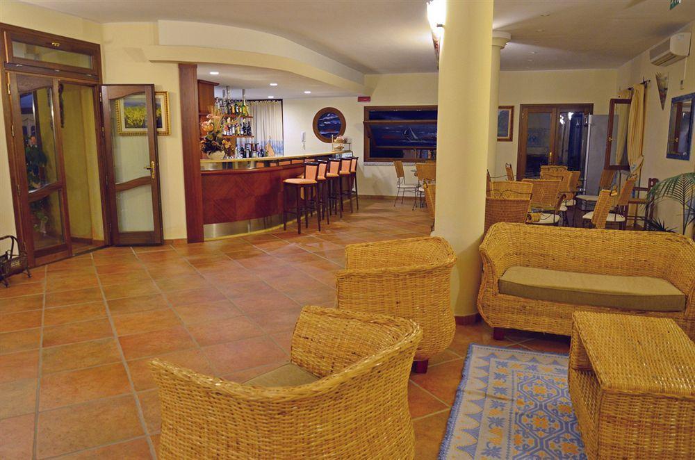 Costa Caddu Hotel 3*