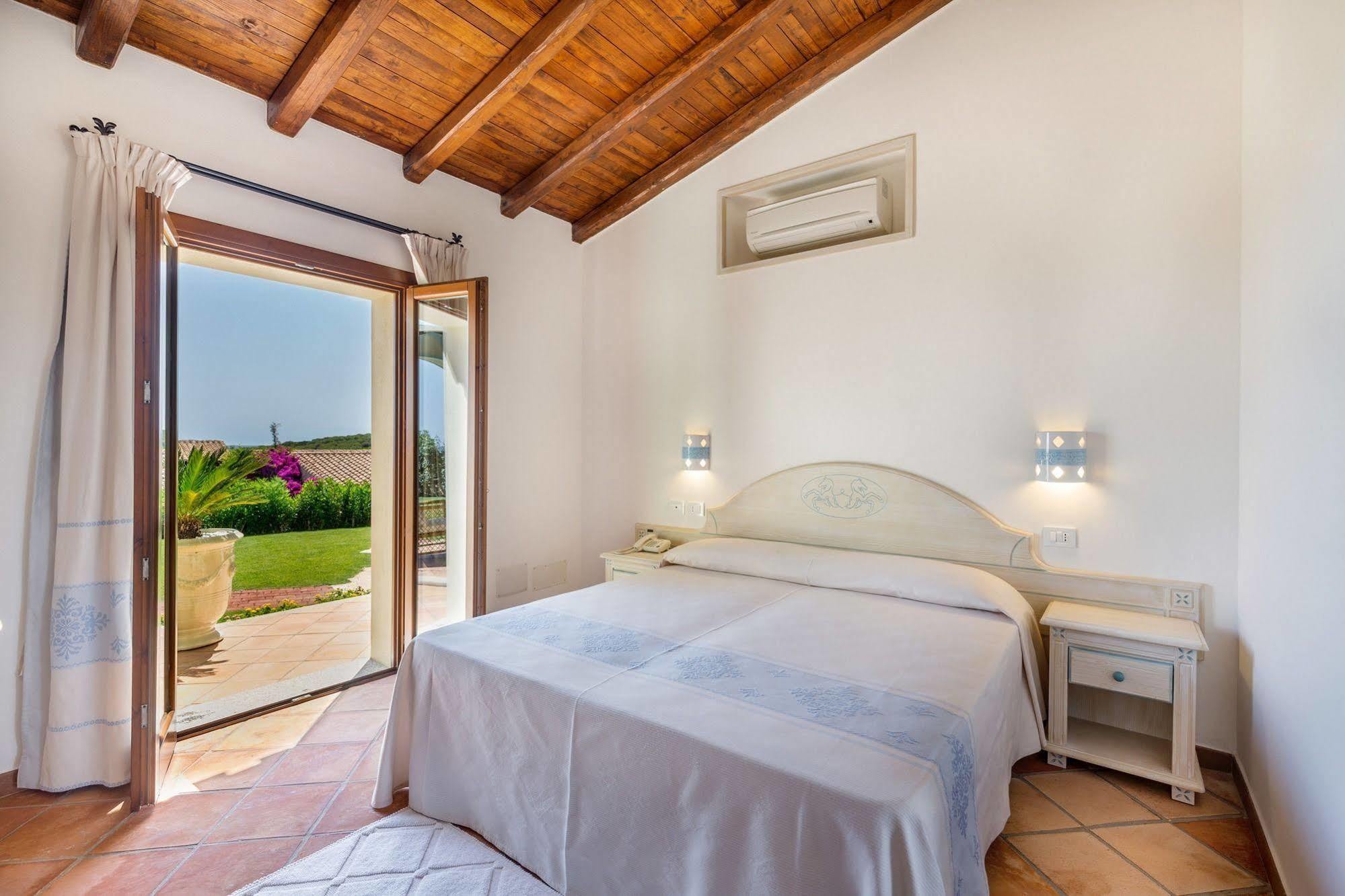 Hotel Costa Caddu 3*