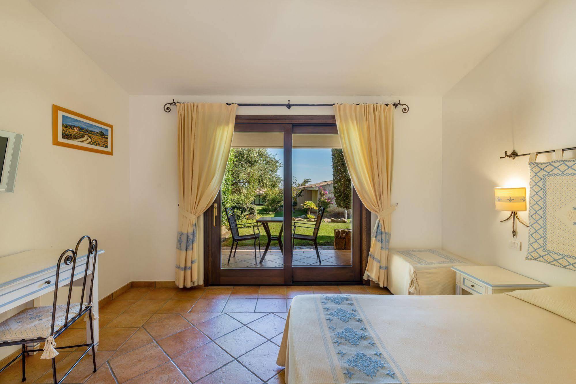 Hotel Costa Caddu 3*